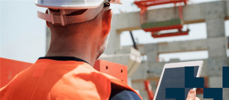 AI vs Traditional Estimating Chart Illustration